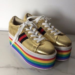 Women’s Cape Robbin 2.75 Platform Wedge Shoes Metallic Gold Sneakers Size 7